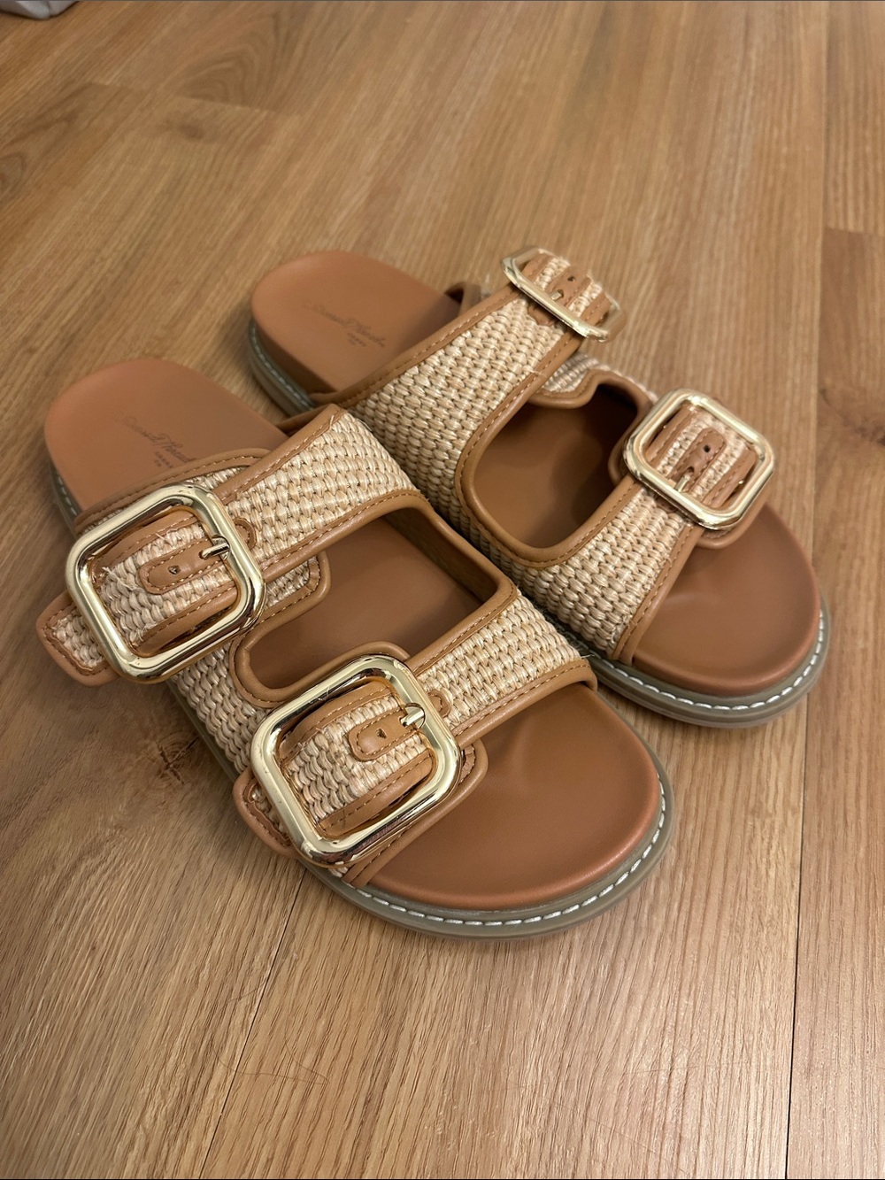 Universal Thread Sandals, Size 10